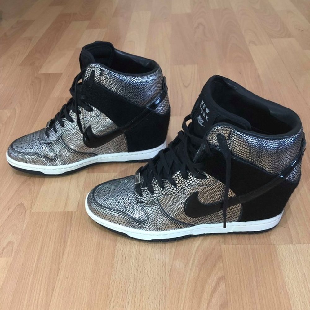 Nike Women's Dunk Sky Hi City FN QS Black Metallic